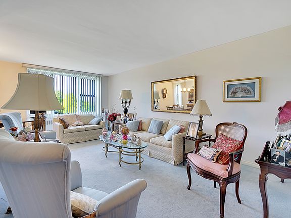 4th image of 100 Dehaven Dr APT 401