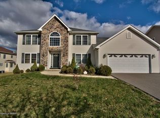 128 Huckleberry Ln, Duryea, PA 18642