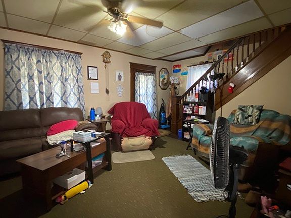 4th image of 217 E 12th St
