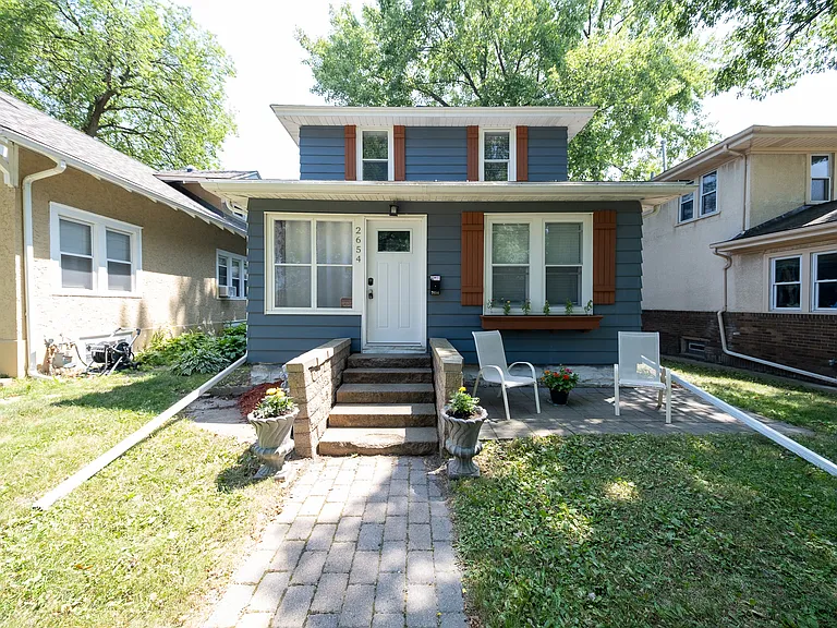 2654 Vincent Ave N — Photo 36