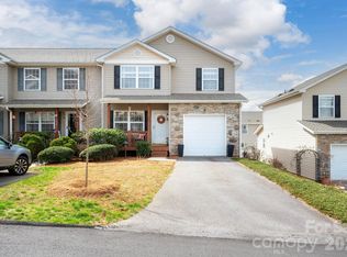107 Loch Haven Rd, Swannanoa, NC 28778