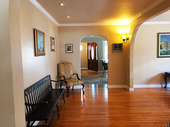 5th image of 4114 W McFarlane Ave