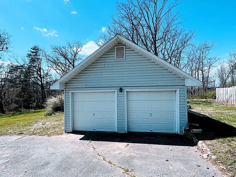 3328 Wards Rd — Photo 19