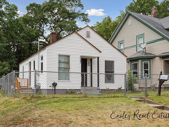 2nd image of 2047 Stafford Ave SW