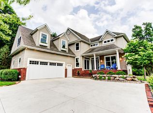 2866 Timberview Trl, Chaska, MN 55318