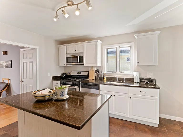 45 Wellington Ave #1 — Photo 3