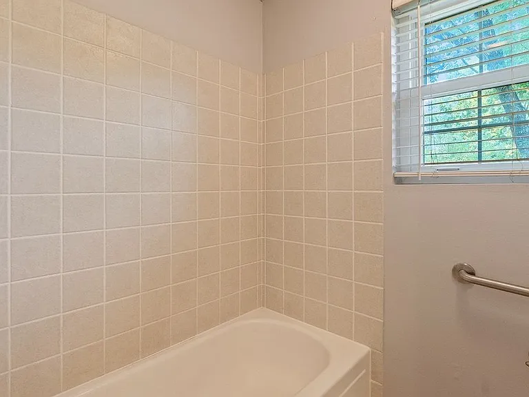 1000 Jerry Ave — Photo 13