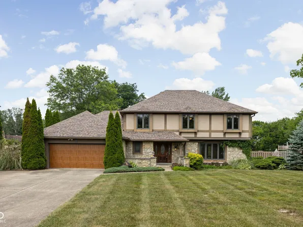 3818 S Creekside Dr, New Palestine, IN 46163