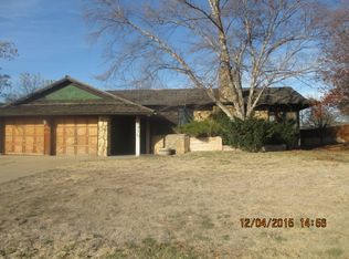 2710 W Cornelison St, Wichita, KS 67203