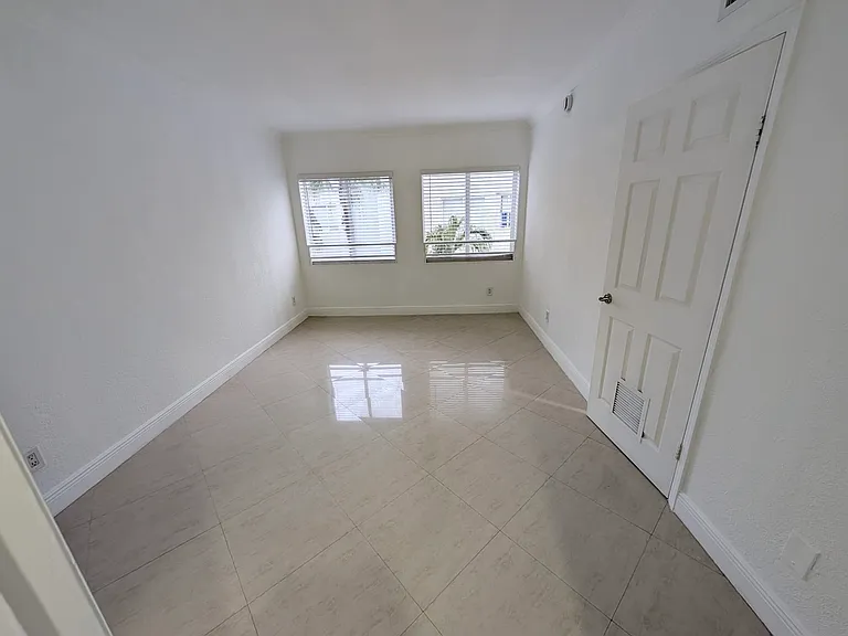 Montego Apartments — Photo 9