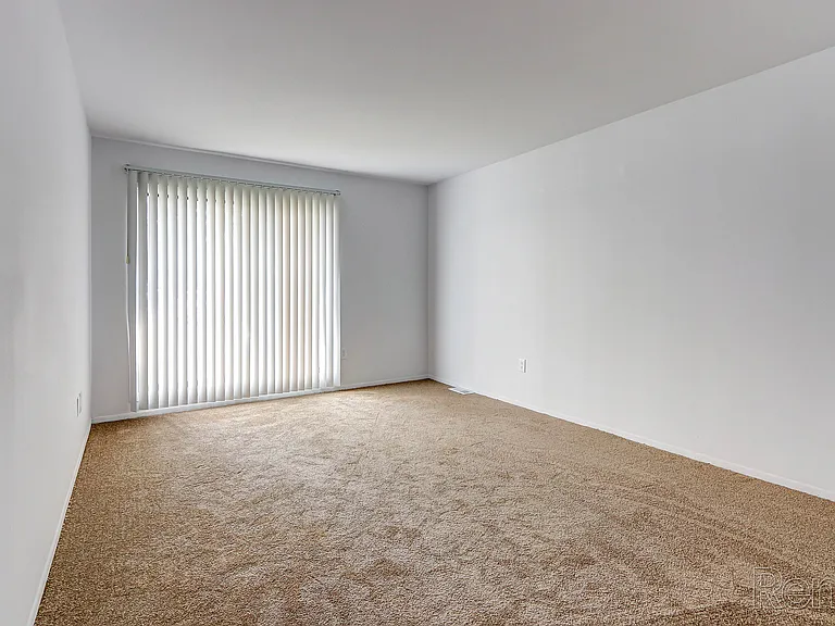 Tivoli Apartments — Photo 12