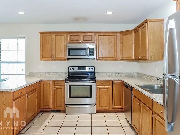 902 Appleby St NW — Photo 7