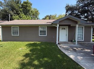8439 Botany Ln, Houston, TX 77075
