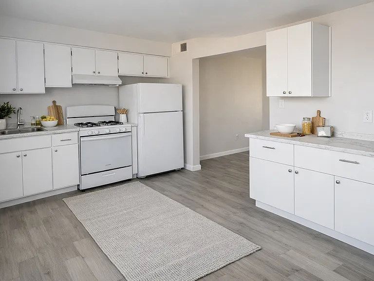 18041 N 40th Pl — Photo 2