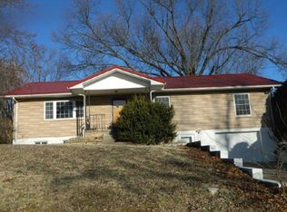 1345 School St, Neosho, MO 64850