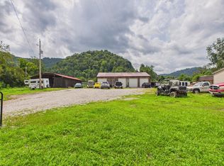 8031 State Route 122, Minnie, KY 41651