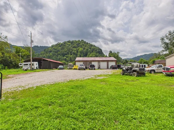 8031 State Route 122, Minnie, KY 41651