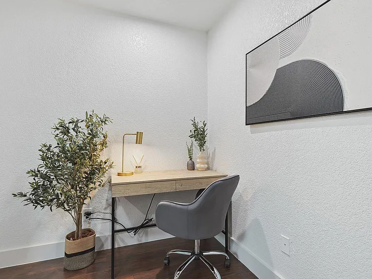 2420 Vista Glen Ln — Photo 33