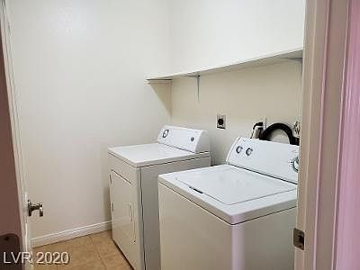 2nd image of 2801 Iris Ct #0