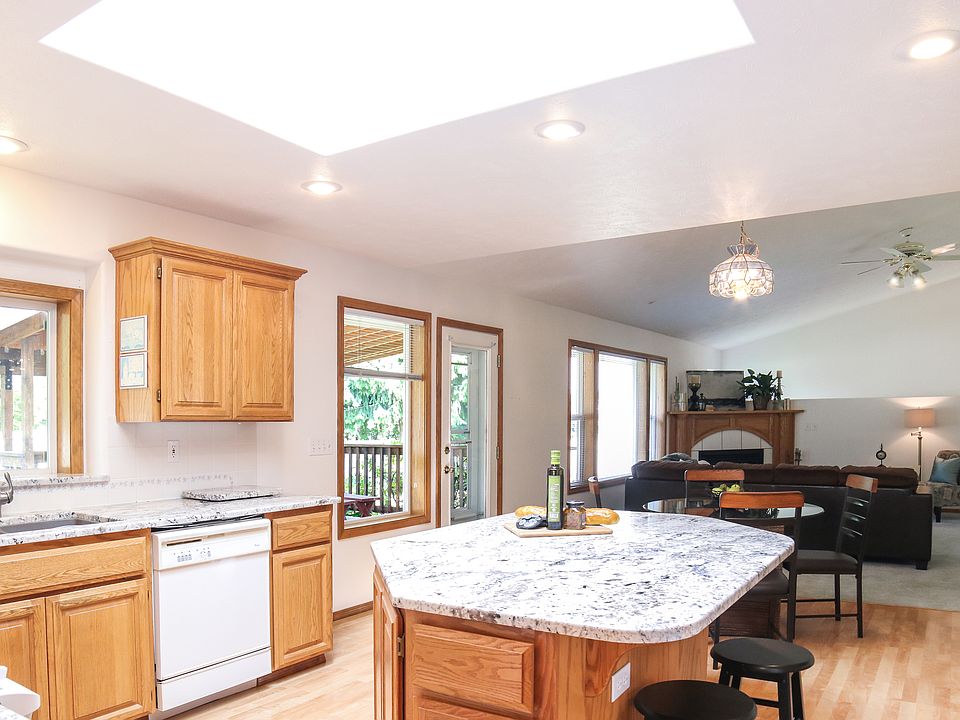 Stunning granite countertops