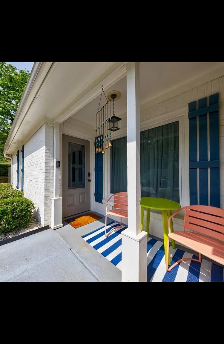 1915 Cooper Landing Dr SE — Photo 1