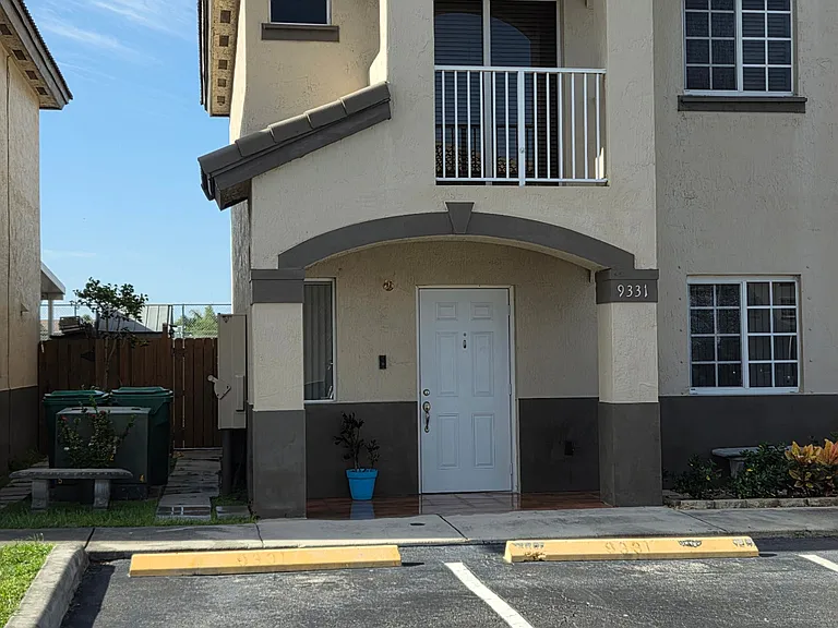 NW 114th Ln — Photo 1