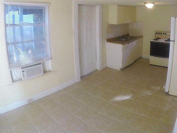 2nd image of 113 W Hanlon St #2