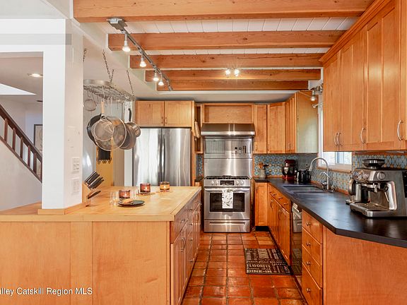 5th image of 206 Reynolds Road