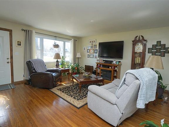 3rd image of 6141 Karen Ave