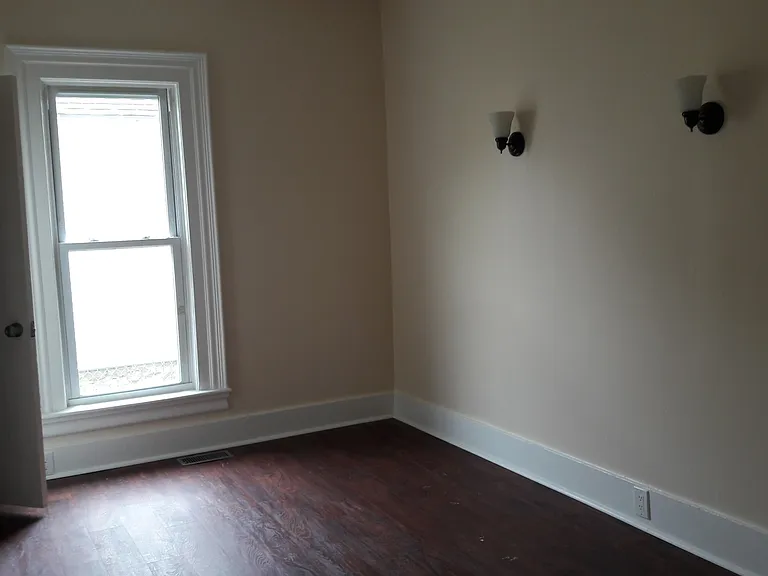 310 7th St #1 — Photo 2