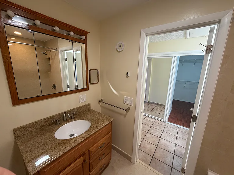 14279 Kendale Lakes Cir — Photo 40