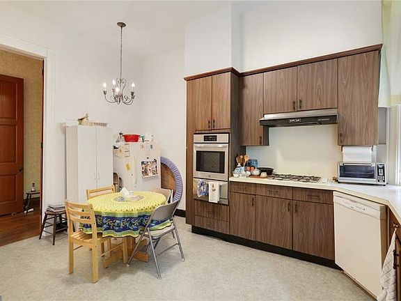 4th image of 1719 Napoleon Ave