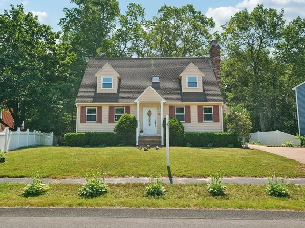 71 Constance Dr, Lowell, MA 01854