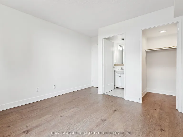 21 King St #409 — Photo 7