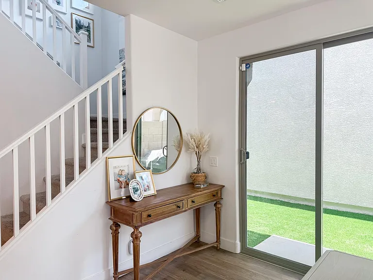 Stairway and peek into the yard area
