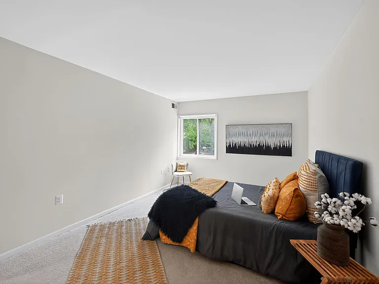 1533 Northgate Sq #11B — Photo 10