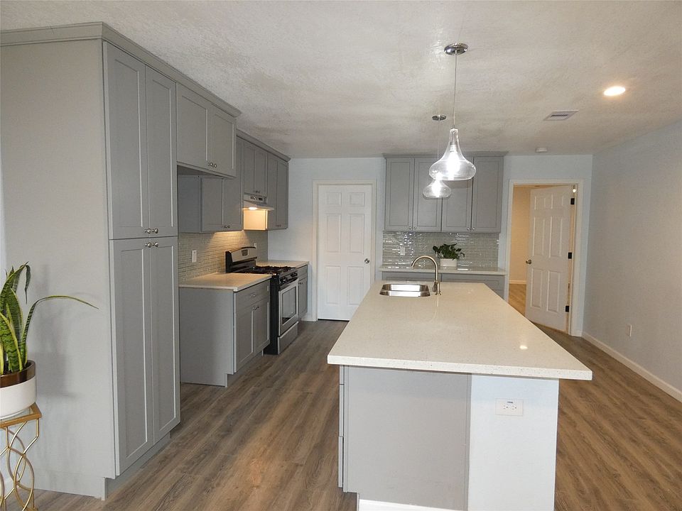1st image of 8215 Canyon St #8215