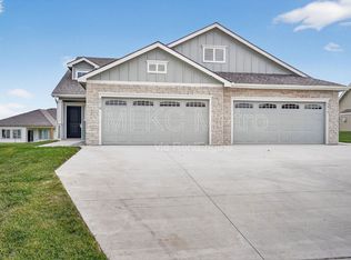 2519 Arlene Pl, Lawrence, KS 66046