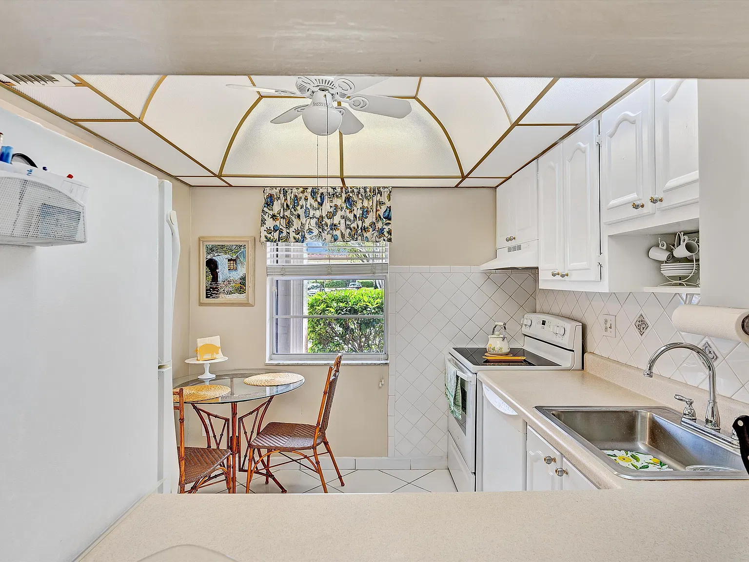 2 bed, 2.0 bath, 925 sqft, $2,400 — Photo 3