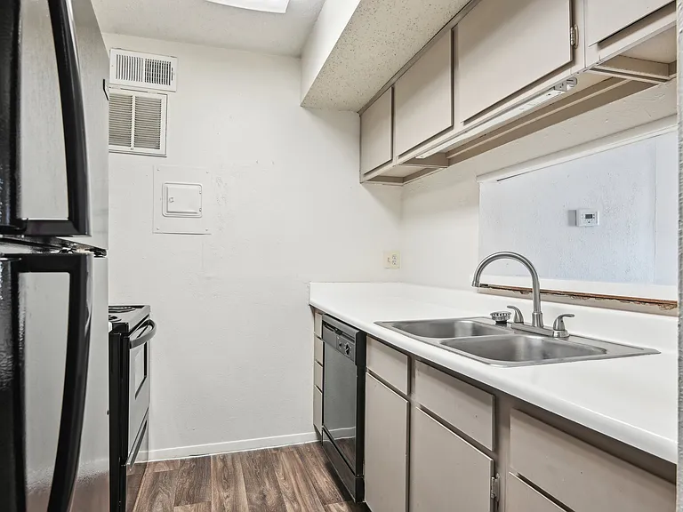 Abbey Glenn Apartments — Photo 80
