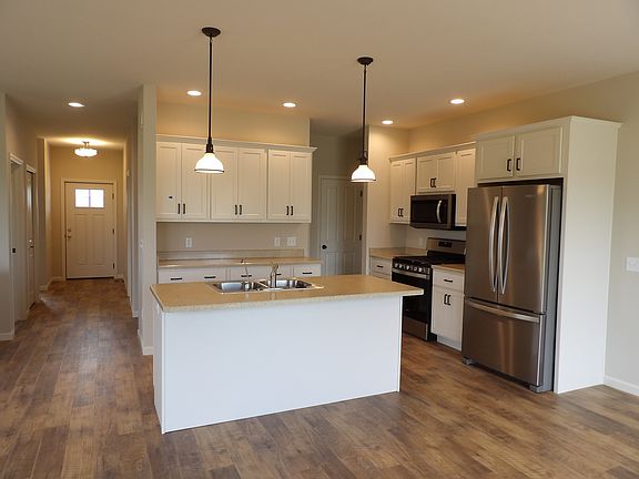 2nd image of 1647 Sandlewood Dr