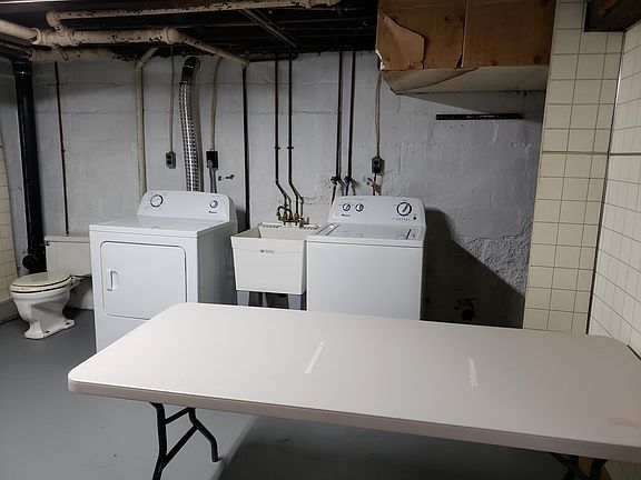 4th image of 333 Greenwood Pl #1