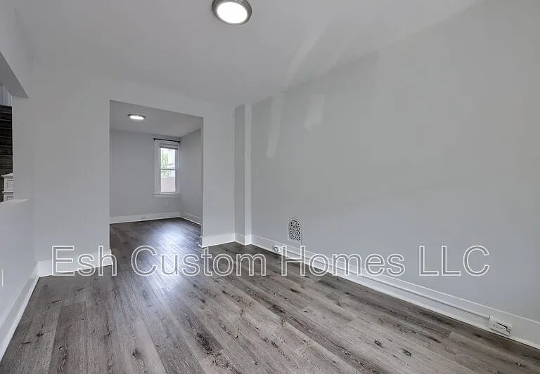611 S Prince St — Photo 15