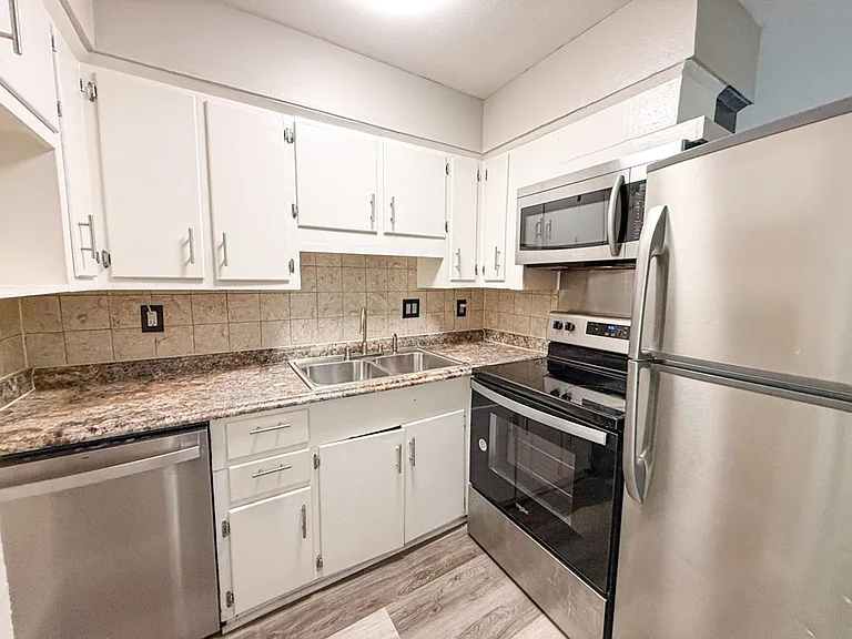 5001 Bowser Ave #103 — Photo 7