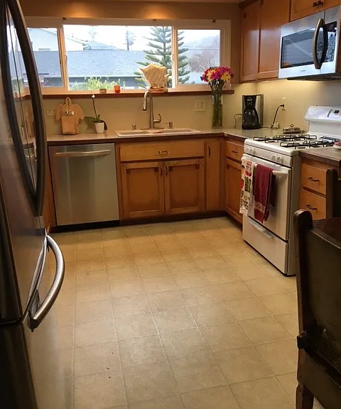 139 Placentia Ave — Photo 4