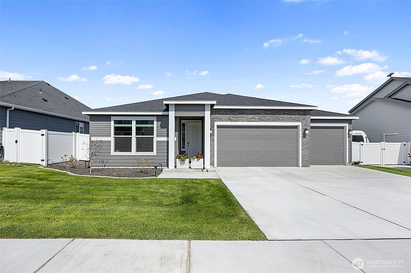 3rd image of 4744 W Junco Street