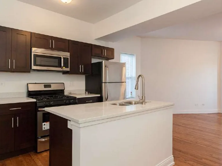 Portage Park Theater Apartments — Photo 18