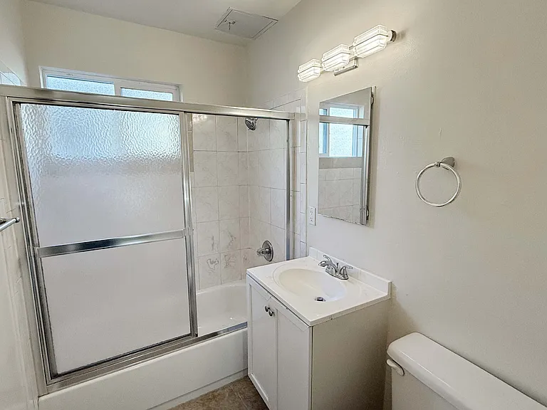 480 Crescent — Photo 33