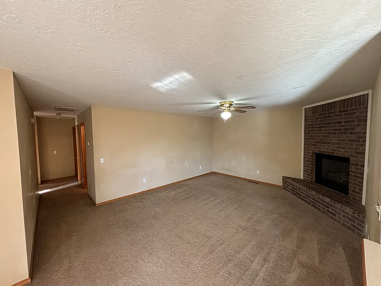 104 W Husband Ct — Photo 6