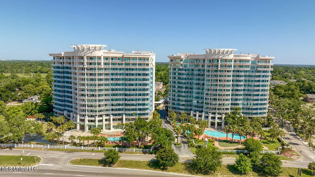 2 bed, 2.0 bath, 1279 sqft, $2,895 — Photo 1